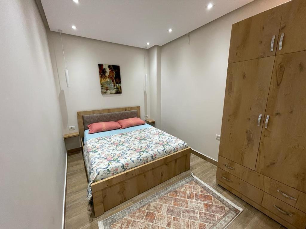 Modern 1 Bedroom City Apartment Tirana Exterior foto